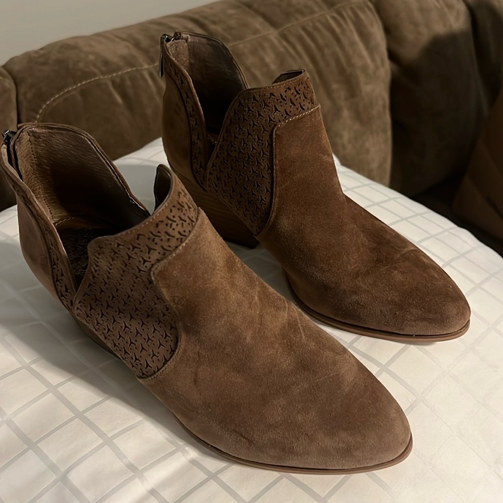 Vince Camuto Norva Suede Booties 7M